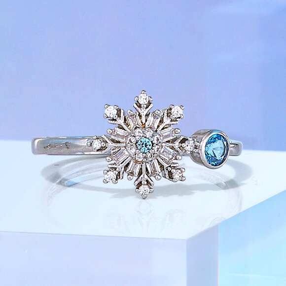 Snowflake Ring - Charmed Aroma Winter Snowflake Adjustable Ring Collection - Picture 1 of 1